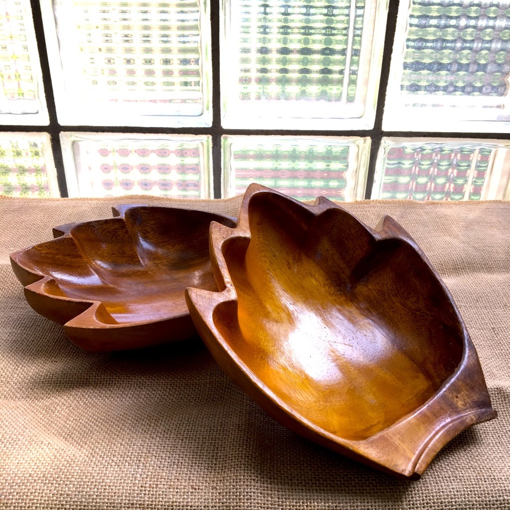 Set of 2! MCM Vintage bear paw “monkey pod” bowls!